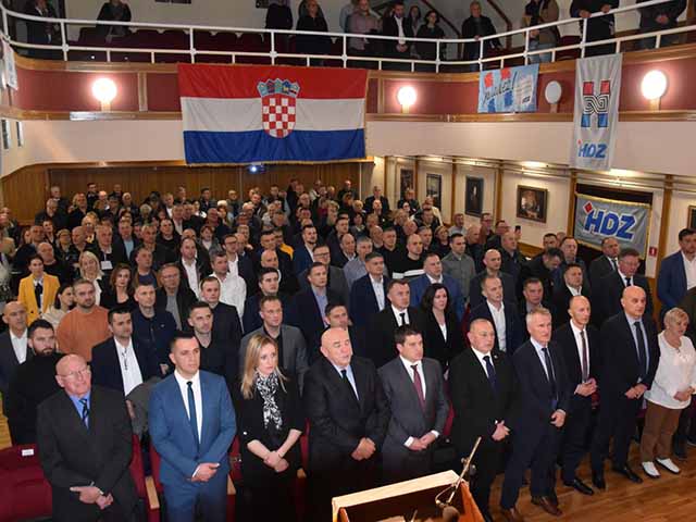 POčetak večerašnje svečanosti u Senju                                                                                                                                                                                                                     